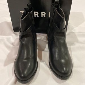 Torrid 10.5 Wide Chelsea Boots New